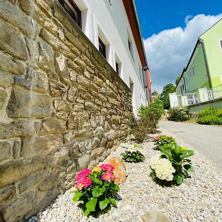 V Ulicce Country house *