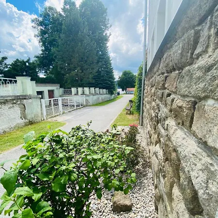 V Ulicce Landhaus *